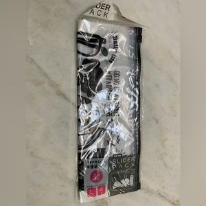 NWT 4 Pack Large Travel Bags